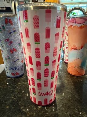 Swig life 32 oz Pink Popsicle Pattern Stainless Tumbler